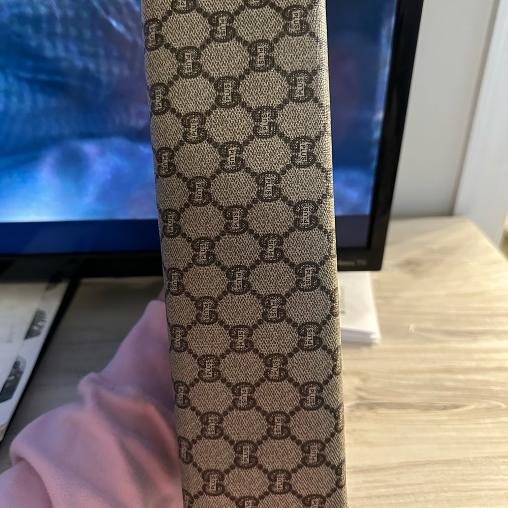 Gucci Brown Monogram Clutch -Authentic - Picture 2 of 9